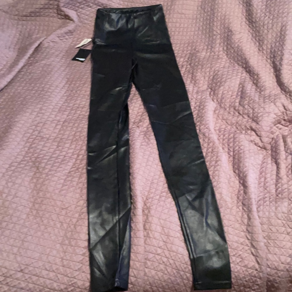 Aritzia Wilfred faux leather Daria high waist leggings